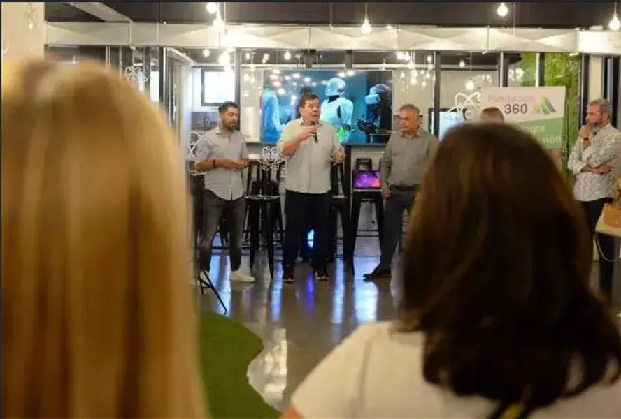 Se inauguró una aula híbrida, la primera de Latinoamérica