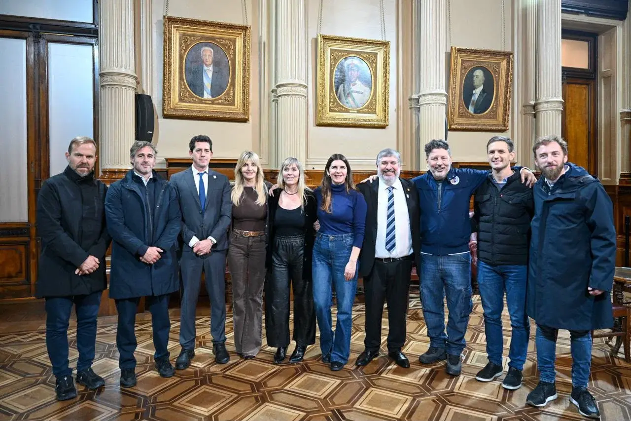 Intendentes bonaerenses contra el proyecto de Javier Milei.