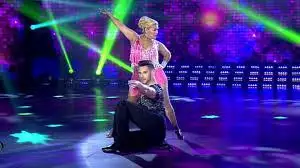 Explotó Gladys "La Bomba Tucumana" y echó a su bailarín y su coach