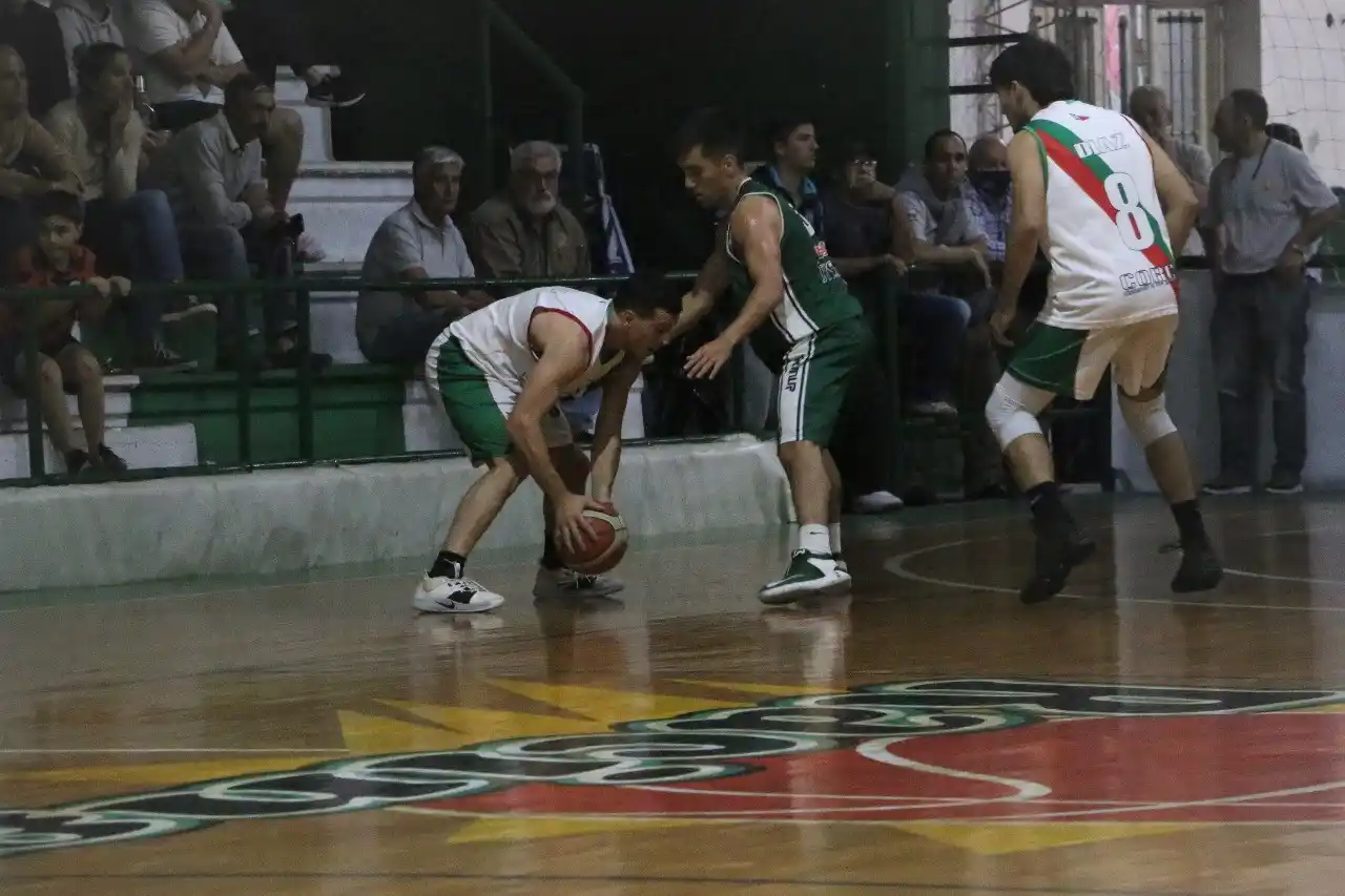 Central Entrerriano y Neptunia exponen su invicto en el Oficial de Primera