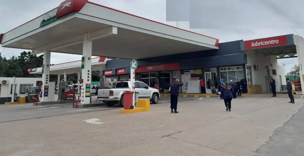 Robo a mano armada en estación de servicios: un detenido y un prófugo en fuga