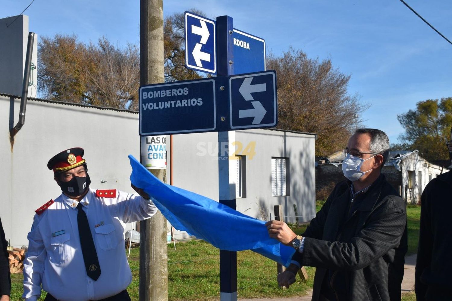 En Sancti Spiritu bautizaron una calle “Bomberos Voluntarios” y una casa de barrio será para los servidores
