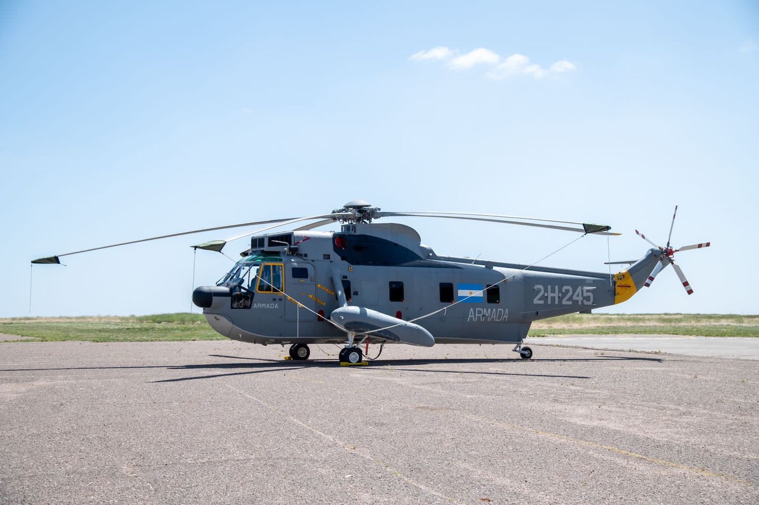 Two new Sea King helicopters were introduced to the Argentine Navy