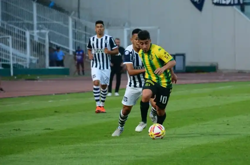 Aldosivi no pasó del empate en Córdoba