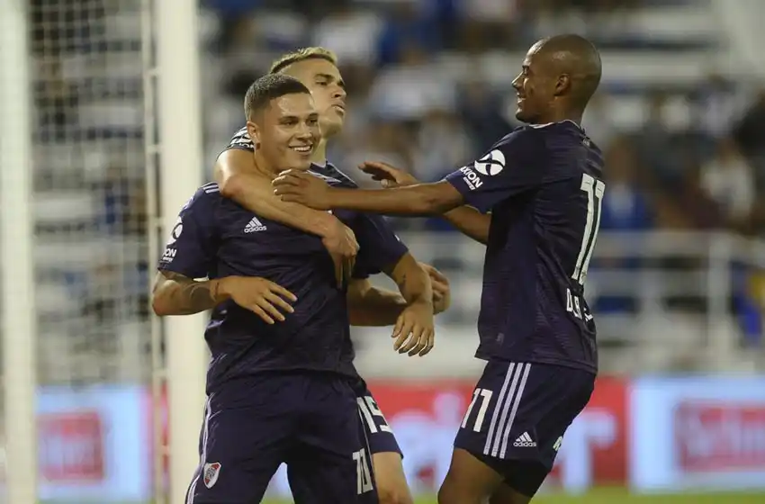 River venció a Velez y sigue escalando