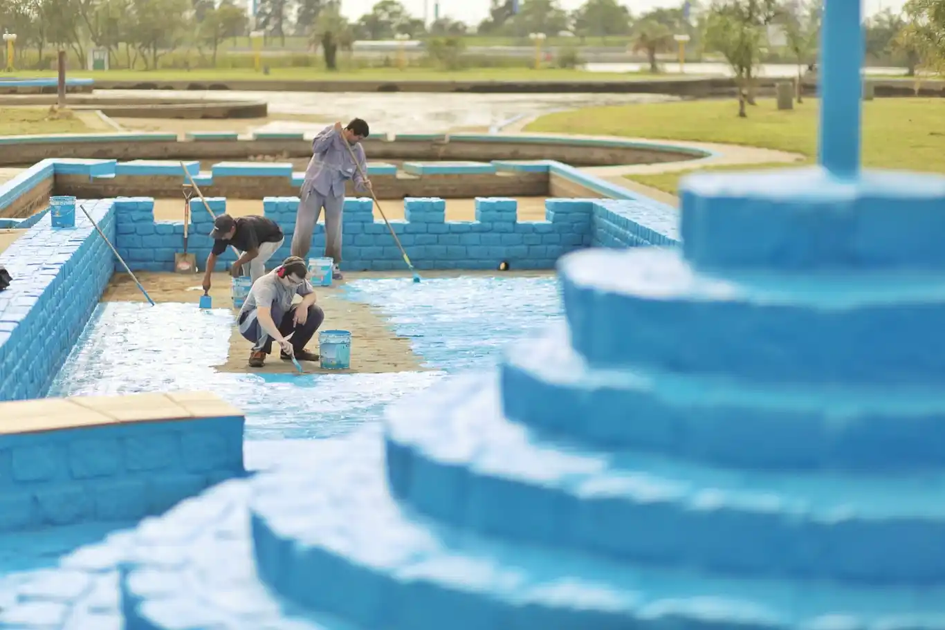 Acondicionan los piletones de los parques Garay y Sur