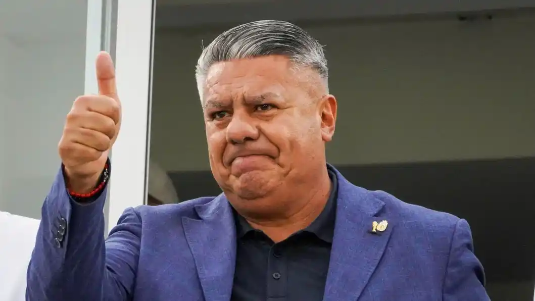 La AFA negó deudas fiscales y anunció la suspensión de la fecha 9 en respaldo a sus autoridades