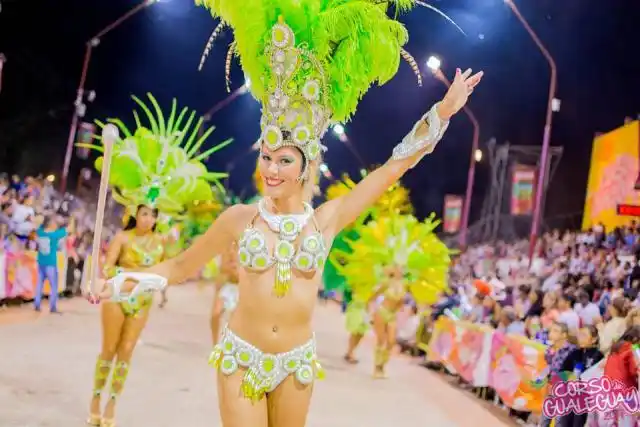 Hoy, entre Embajadoras, Princesas  y Bastoneras