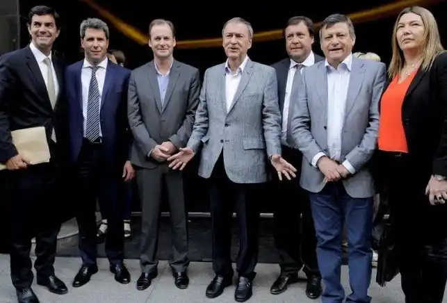 Coparticipación y docentes: Bordet se reunirá con Macri