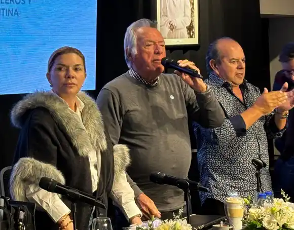 Barrionuevo en Mar del Plata: “Milei entiende cero de política; va con anteojera a la economía”