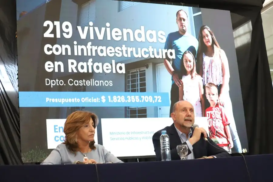 Perotti se refirió a una novedosa modalidad en el esquema de construcción y de entrega de soluciones habitacionales