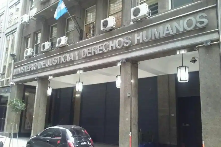 El Ministerio de Justicia dejó de incluir en su denominación oficial a “Derechos Humanos” después de 24 años