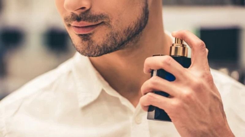 Los tips para que el perfume acompañe durante toda la jornada.