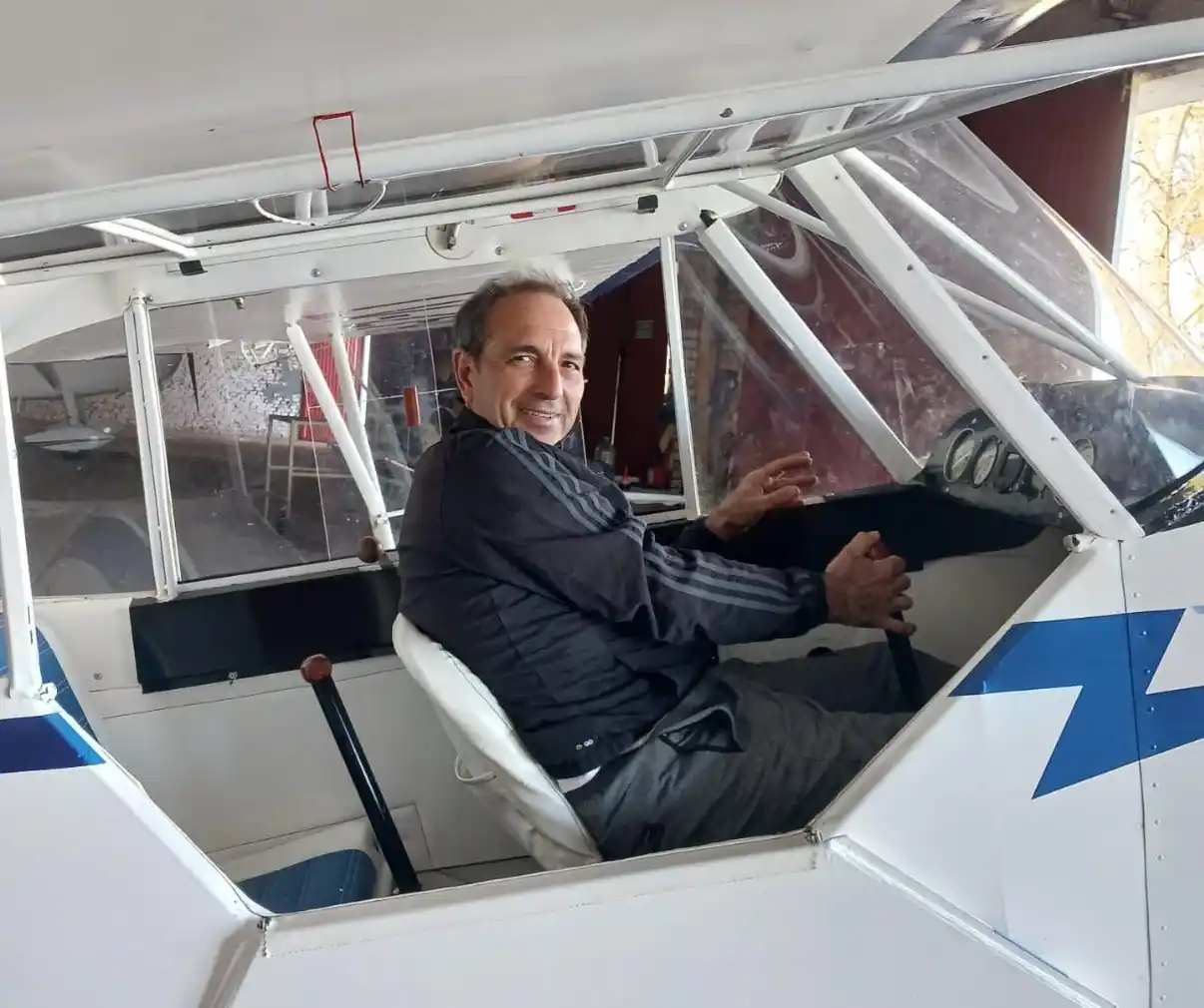 Marcelo Bulo en en Piper PA-11-