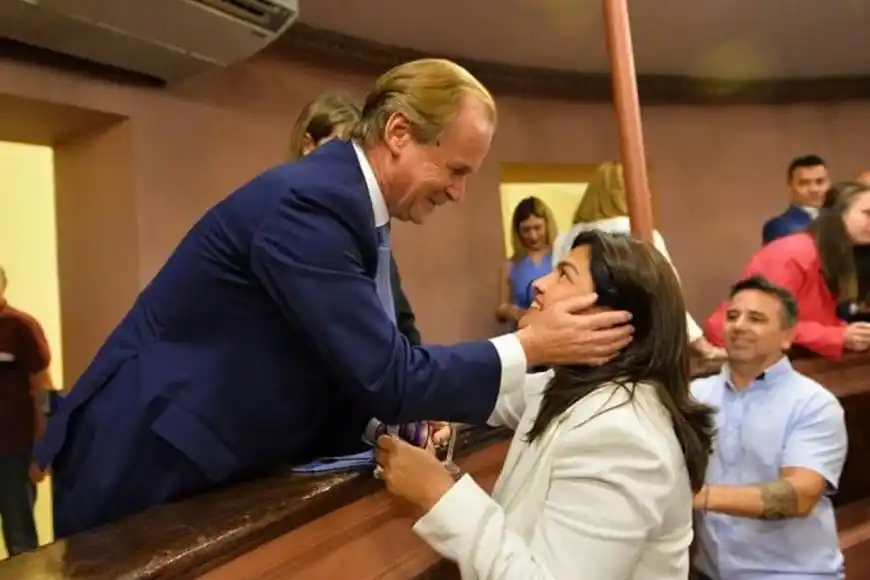 Piden que Bordet “libere la banca de su esposa” y reclaman elecciones internas en el PJ