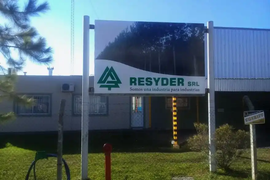 Por la falta de materia prima cierra la fábrica Resyder del Parque Industrial