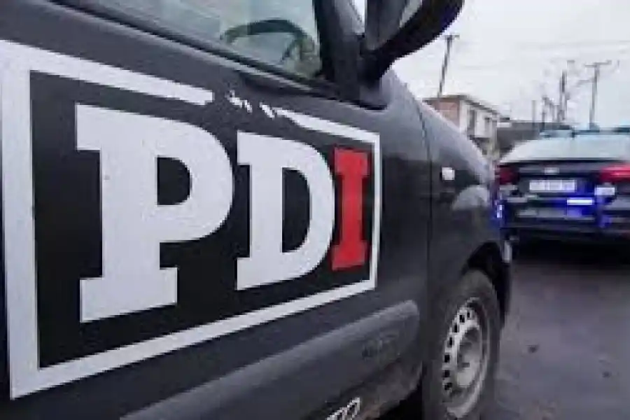 Allanamientos luego de un robo en una galería comercial