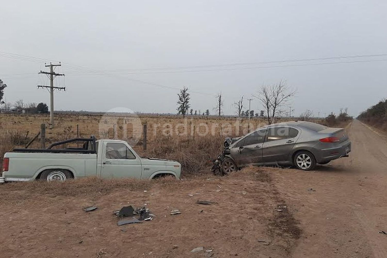 Accidente en zona rural de Colonia Raquel: ¿cómo se encuentran los ocupantes de los vehículos?