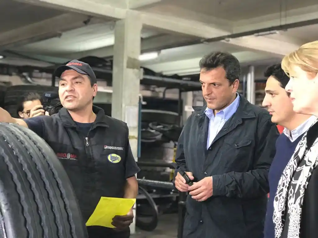 Massa: "Un país con once millones de pobres nos tiene que llamar a todos a la reflexión"