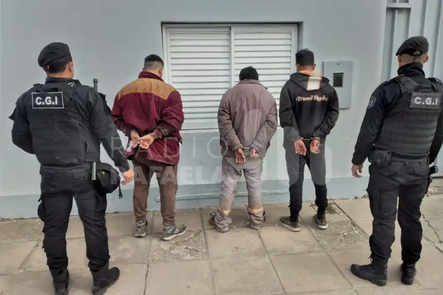 In fraganti: los atraparon huyendo en moto del Obrador Municipal