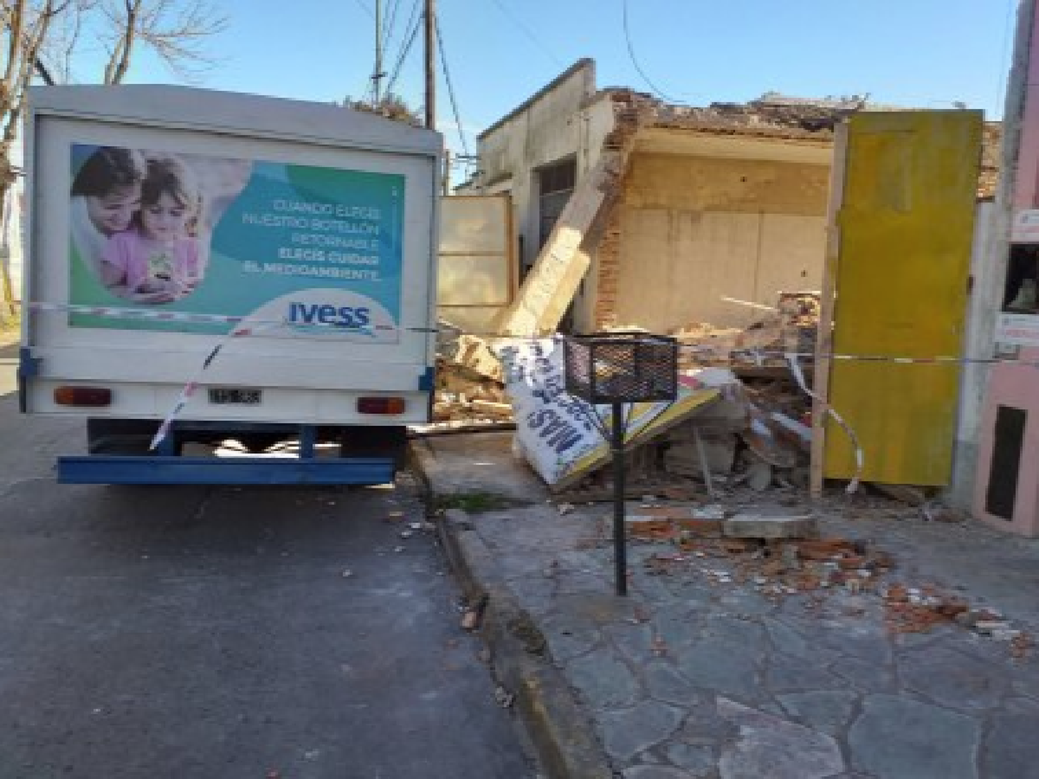 Murió un hombre al derrumbarse una pared en Buenos Aires 