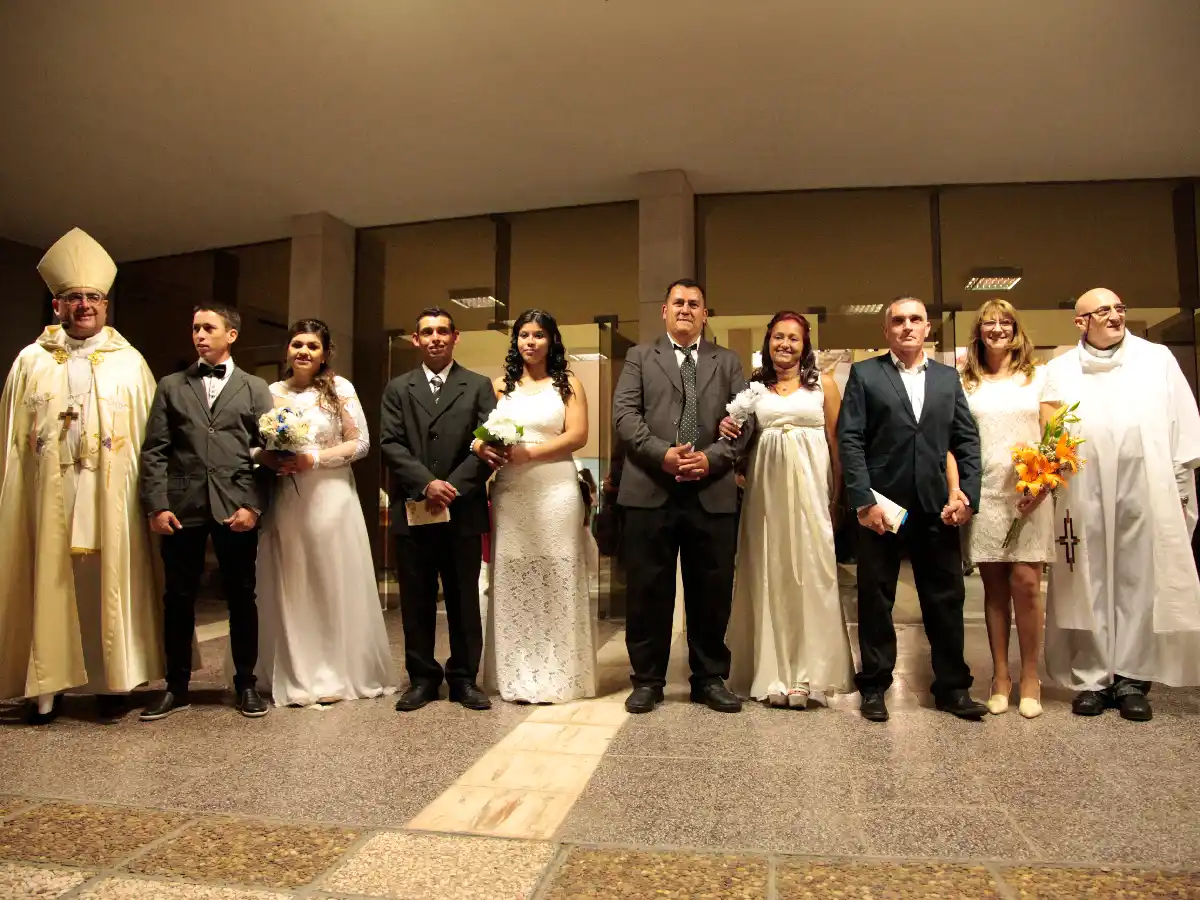 Emocionante “sí, quiero” de cuatro parejas en la primera boda comunitaria de la ciudad 