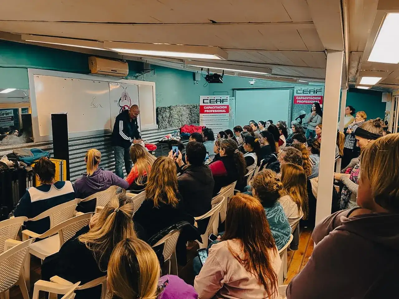 Docentes participaron de una capacitación en primeros auxilios y RCP