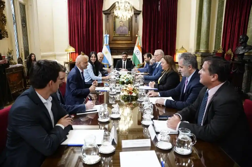 Moreau recibió en el Congreso al Embajador de India