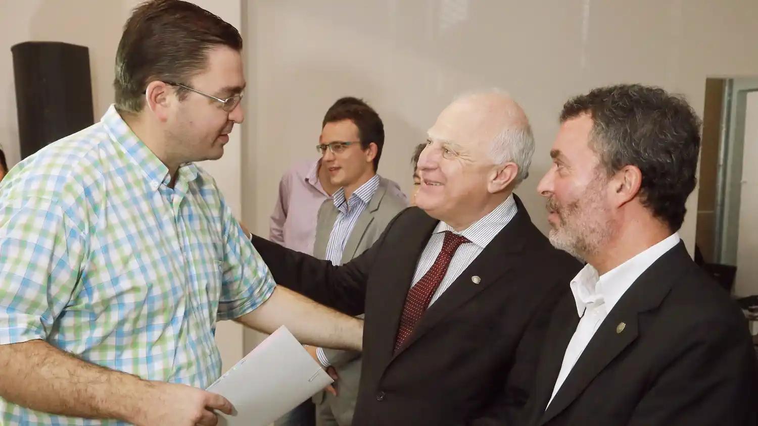 Lifschitz entregó fondos a localidades afectadas por la emergencia hídrica