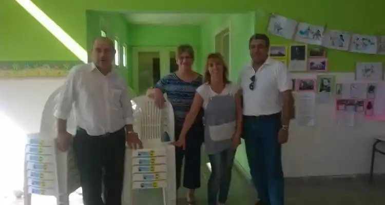 Comisión de Fomento de Los Aromos donó elementos a instituciones educativas del barrio