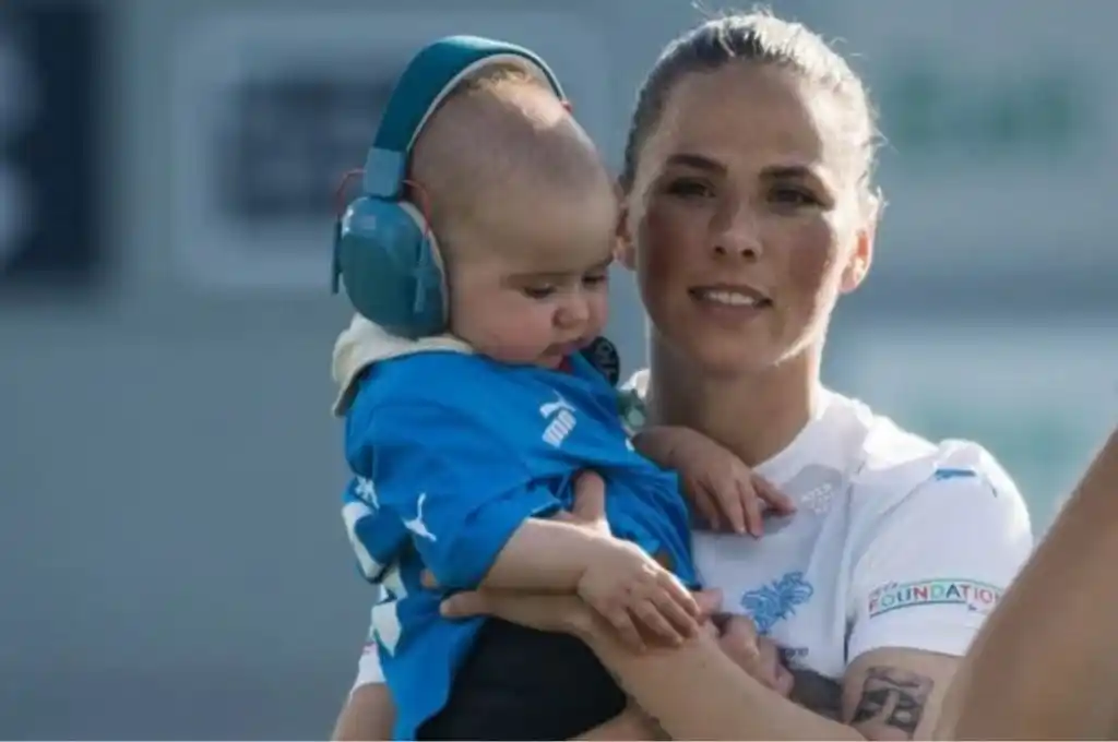 Fallo histórico en Francia: una futbolista estaba embarazada, le redujeron el sueldo y ahora deberán indemnizarla