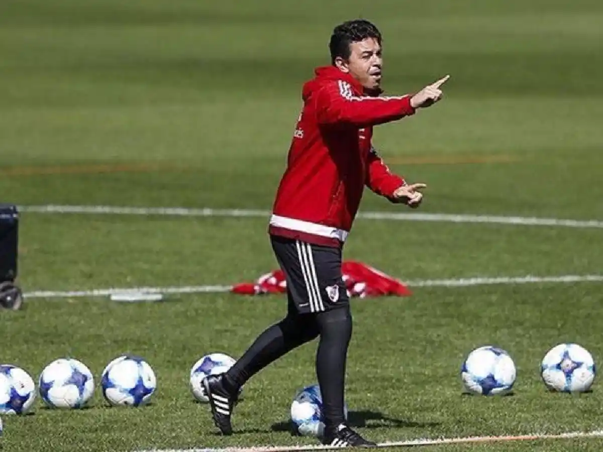 Gallardo definió plantel para visitar a Arsenal 
