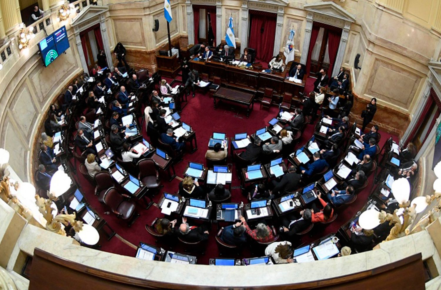 Senadores del Frente de Todos señalaron a la Justicia por "enviar mensajes de tinte mafioso"