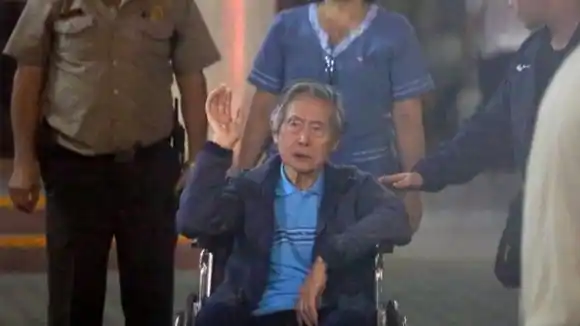 ¡INDULTADO! Liberaron a expresidente peruano Alberto Fujimori (VIDEO)