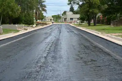 Avanzan las obras de asfaltado en la zona de Gervasio Méndez y Mac Dougall