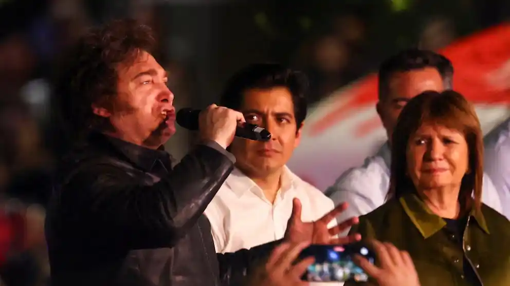 Javier Milei lanzó la campaña de La Libertad Avanza y cargó contra la oposición: “Recurren a operetas y mentiras de chimenteros”