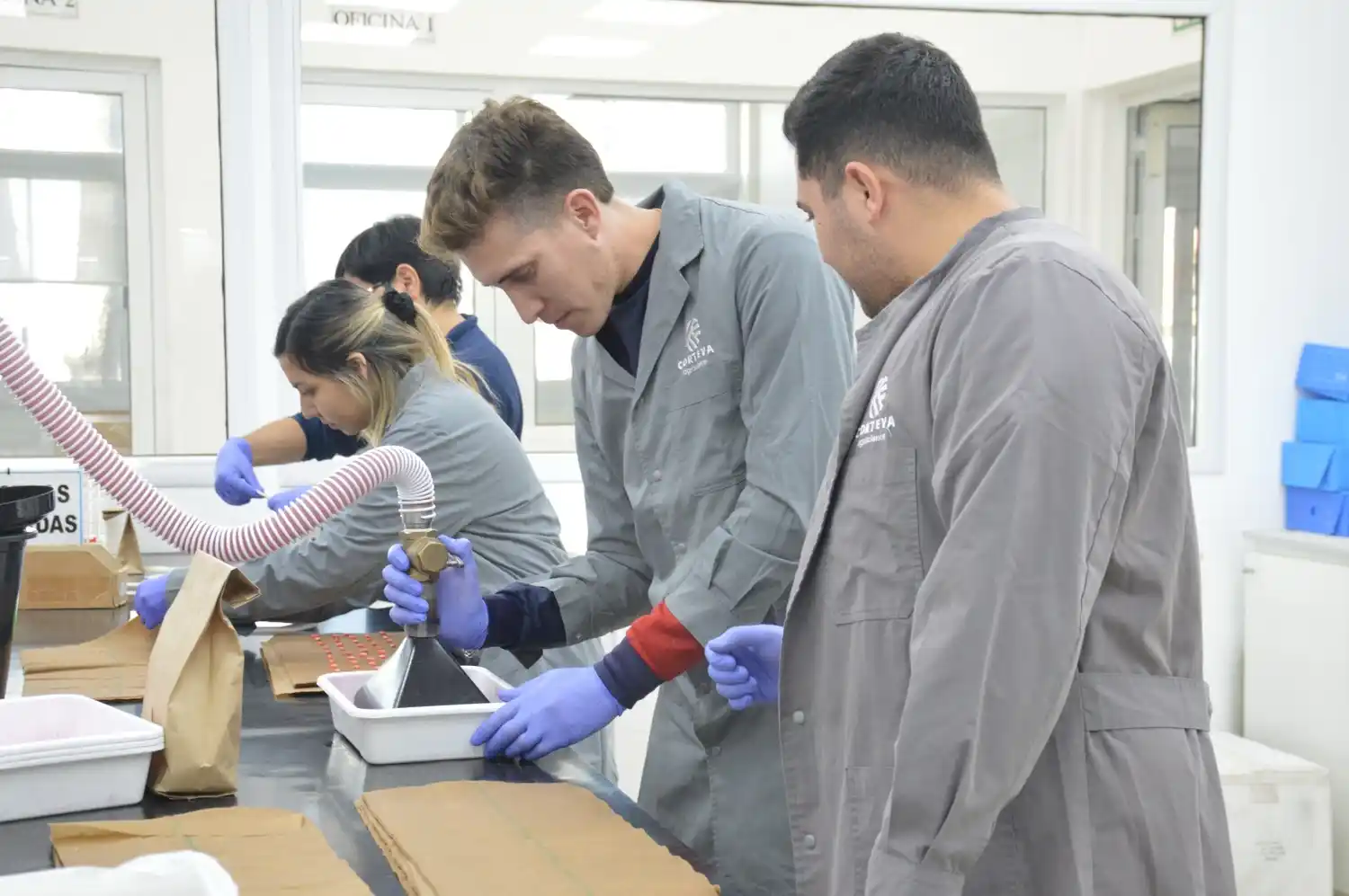 Cursantes de la capacitación en “calidad de semillas” iniciaron prácticas en laboratorio