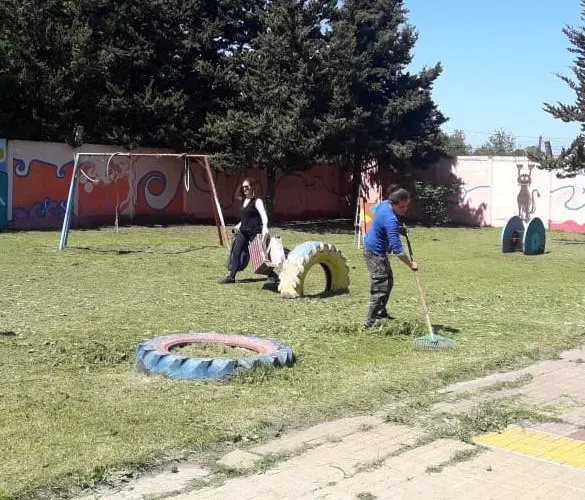 Jornada en el Jardín N° 918 para acondicionar el establecimiento