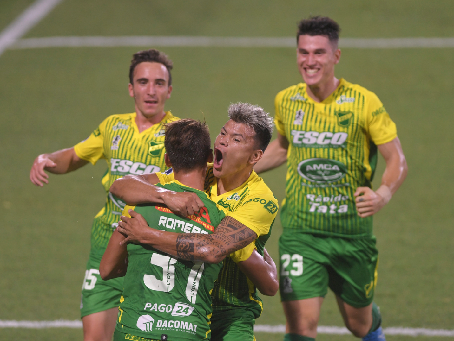 Defensa sigue haciendo historia y es finalista