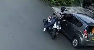 ASALTO MASIVO en moto, roban a mansalva en calle de Cali