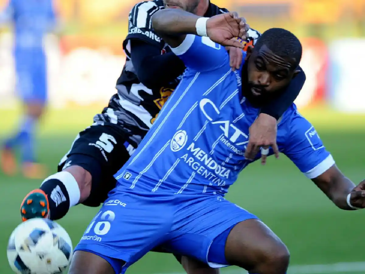 Godoy Cruz hace su  debut frente a Olimpia