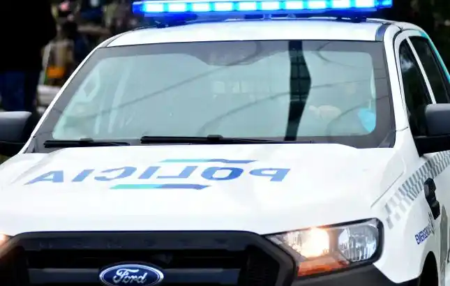 Buscan a cuatro delincuentes que robaron dólares y joyas de una vivienda en López de Osornio