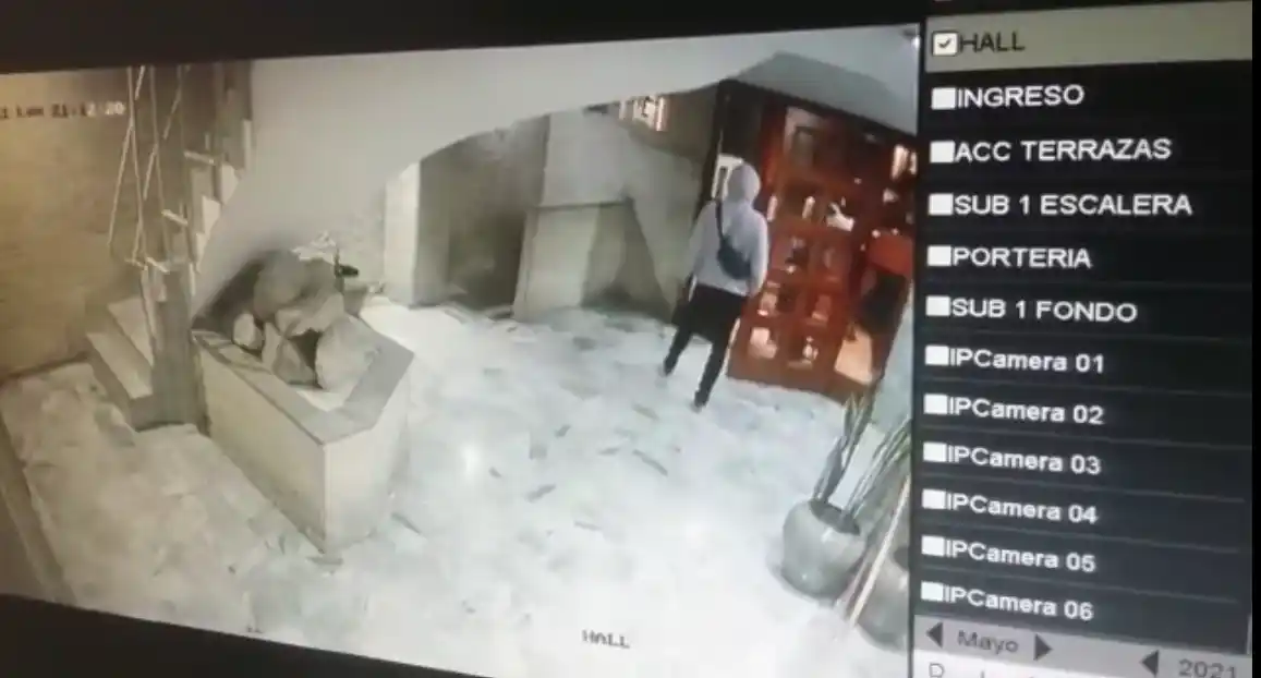 Video: Le dio una puñalada tras una discusión entre vecinos de un edificio céntrico