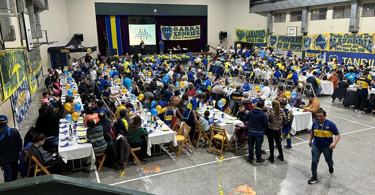 Una fiesta teñida de azul y oro