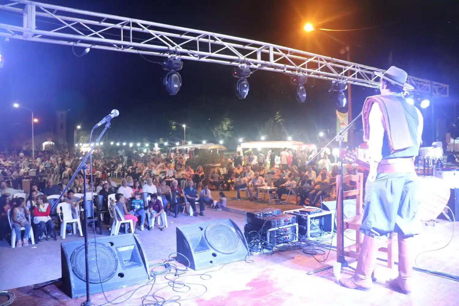 Música en vivo en uno de los festejos por el aniversario de la localidad.