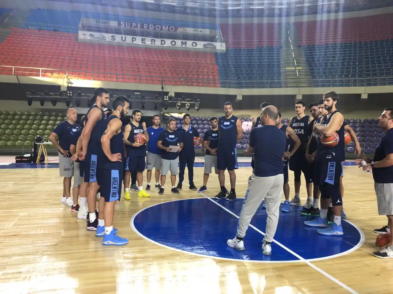 Hernández confirmó los convocados para el Panamericano y el Mundial