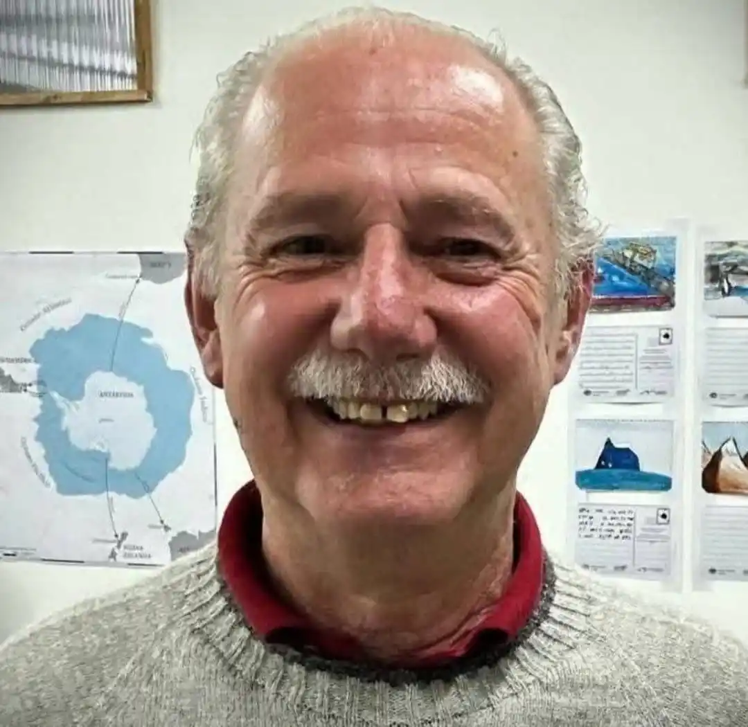 Presentación del libro “Monte Cervantes, Carta y Recuerdos del
Naufragio”, de Adrián Gustavo de Antueno Berisso