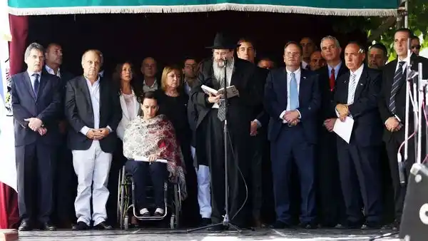 "No pueden pasar otros 25 años y que los asesinos continúen en Teherán"