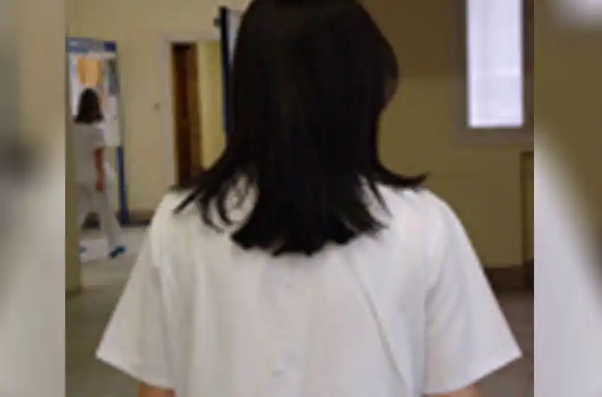 Insólito: una enfermera detenida por robar en un domicilio mientras estaba en servicio