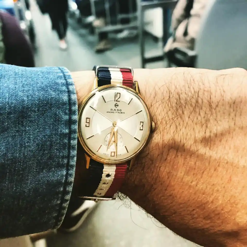 Solo los viejos usan relojes